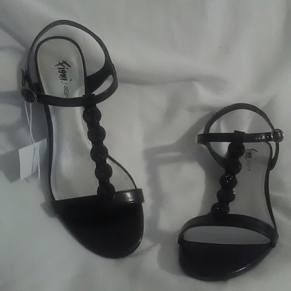 Shoes - Picture 2 of 5